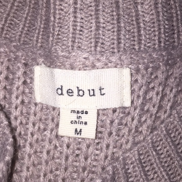 Tan woman’s sweater - Picture 3 of 3